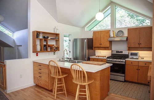 Sandgate House | Dreamy, contemporary 3-bedroom country home in Sandgate - Great for families!
