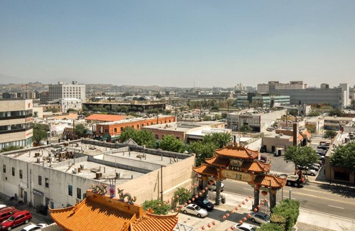 Chinatown Apartment | Dreamy Downtown 1BR w/ Gym, Pool & Spa, near 7th St Metro, by Blueground