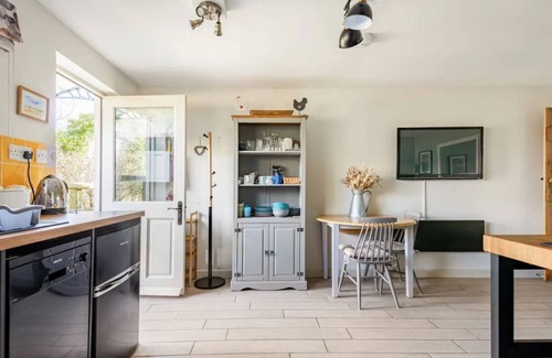 Beccles Cottage | Dreamy Fieldview Country Cottage