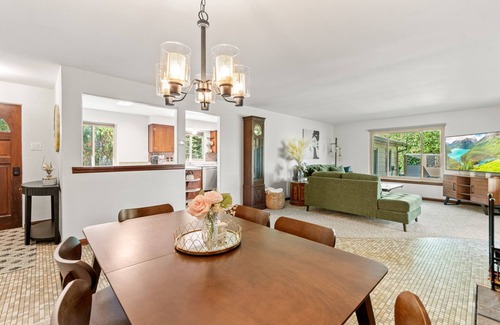 Bel Aire House | Dreamy Hilltop BelAire Retreat w/Hot Tub & Views