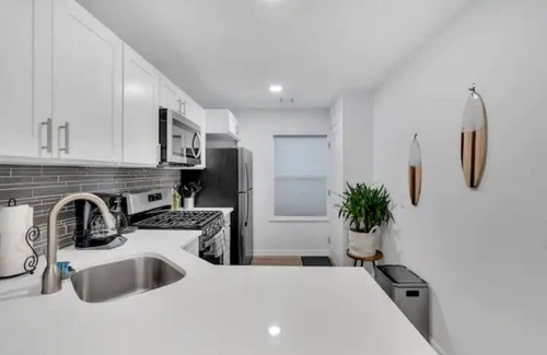 Bradley Beach House | Dreamy Mid-Century 3BR Bungalow