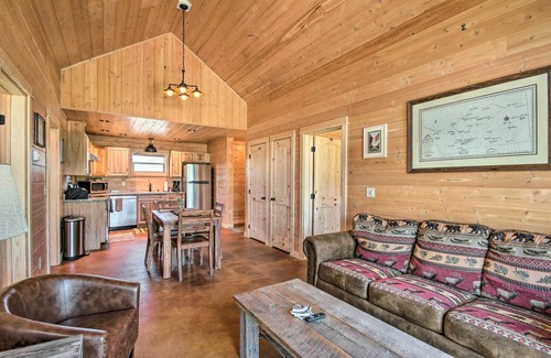 Livingston Cabin | Dreamy Mountain-View Cabin Near Yellowstone!