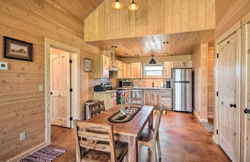 Livingston Cabin | Dreamy Mountain-View Cabin Near Yellowstone!