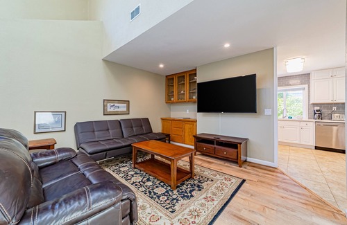 McKinleyville House | Dreamy NorCal home with large backyard, fast WiFi, deck & grill - ideal location