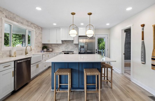 Friendsville House | Dreamy Skipping Stone Lake House