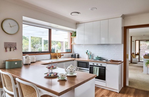 Jan Juc Cottage | Dreamy Surf Coast cottage set in private gardens with plunge pool and sauna.