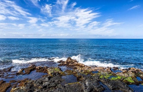 Kailua-Kona House | Dreamy True Oceanfront Condo - Hale Kona Kai 307 by Casago Kona