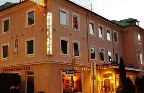 Elisabeth-Vorstadt House | Dreibettzimmer mit Dusche od. Bad, WC - Hohenstauffen, Hotel