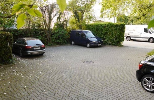 Elisabeth-Vorstadt House | Dreibettzimmer mit Dusche od. Bad, WC - Hohenstauffen, Hotel