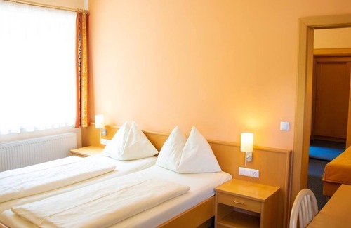 Feld am See House | Dreibettzimmer - Strandhotel Burgstaller