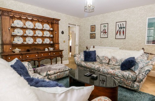 Aspatria Apartment | DRESDEN HOUSE, pet friendly, character holiday cottage in Aspatria