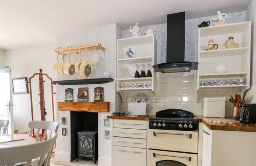 Aspatria Apartment | DRESDEN HOUSE, pet friendly, character holiday cottage in Aspatria