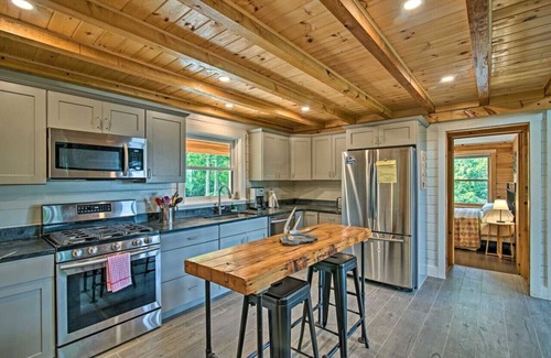 Greenville Cabin | Drew North · 2-Acre Lakefront Haven | Dock, Kayaks, Guest House