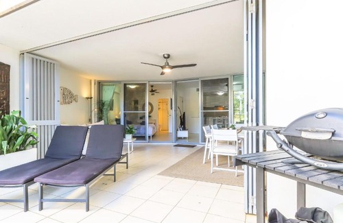 Casuarina Apartment | Drift North 5 - Deluxe swim up one becdroom
