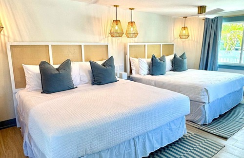 Holmes Beach Hotel | Driftwood at Anna Maria Island Inn