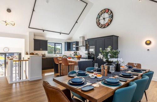 Instow House | Driftwood Barton Close