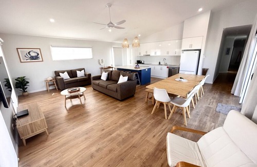 North Beach Apartment | Driftwood Beach House - North Beach Wallaroo