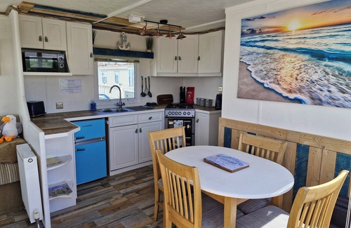 Anderby Creek Cabin | Driftwood Cabin - Dog Friendly, Anderby Creek