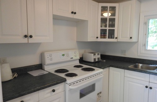 Southampton Cottage | Driftwood Cottage - Million Dollar Views, lots of outdoor space, pet friendly