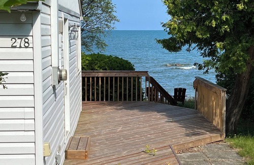 Southampton Cottage | Driftwood Cottage - Million Dollar Views, lots of outdoor space, pet friendly
