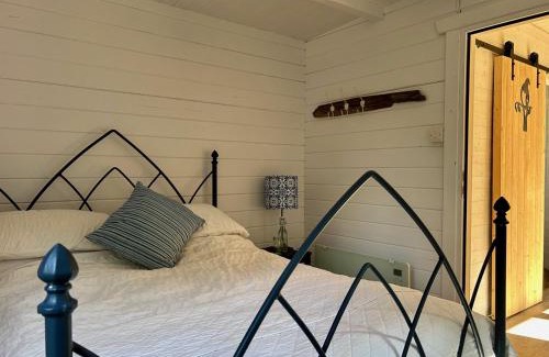 Lyminster Apartment | Driftwood Dreams Garden Cabin