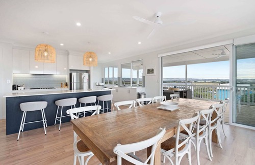 Middleton House | Driftwood Dunes - 67 Newell Avenue, Middleton