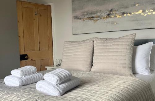 Lynton Apartment | Driftwood