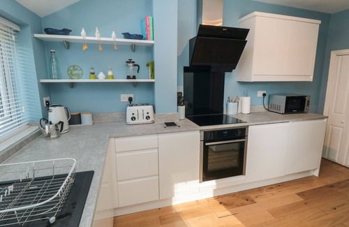 Marske-by-the-Sea Cottage | DRIFTWOOD HOUSE, pet friendly, with a garden in Marske-By-The-Sea