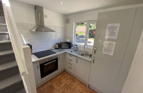 Saint Breward RV Rental | Driftwood Lodge, Hengar Manor, 3 Bed Sleeps 6