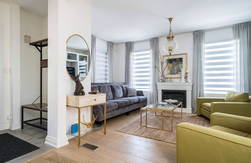 Collingwood House | Driftwood on 6th in Historic Downtown Collingwood/Pet Friendly