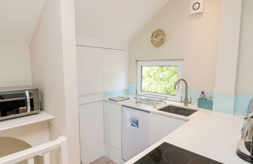 Stoke Fleming Cottage | DRIFTWOOD, romantic, country holiday cottage in Stoke Fleming