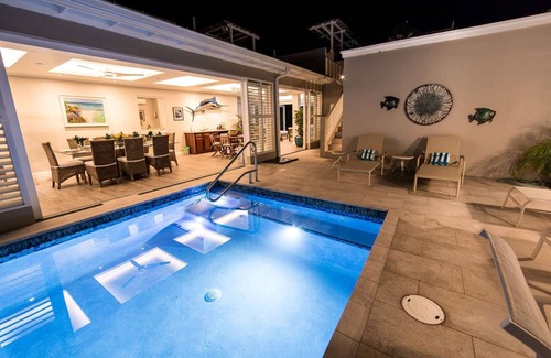 Silver Sands Villa | Driftwood Villa Luxury villa