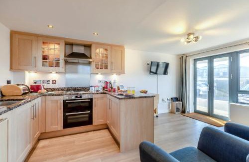 West Bay House | Driftwood - West Bay