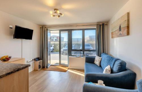 West Bay House | Driftwood - West Bay