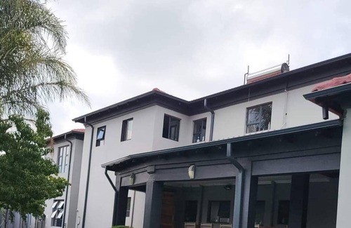 Greater Johannesburg Metropolitan Area Cabin | Drimz Guest House Midrand