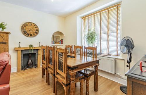 Tenby House | Dringarth