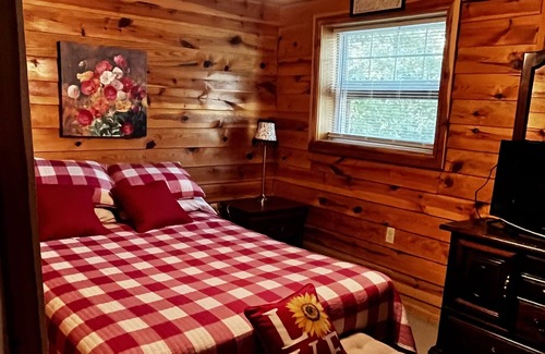 Bronston Cabin | Dripping Springs Cabin