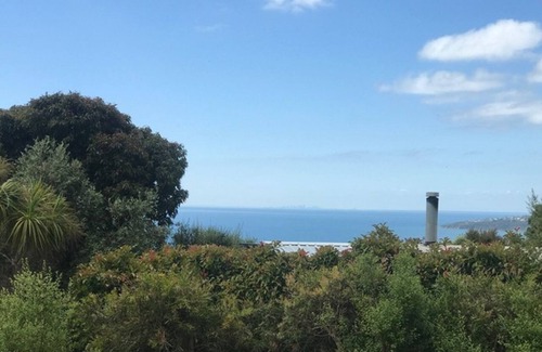 Dromana House | Dromana Seabreeze is a 3 minute drive to the beach and wineries