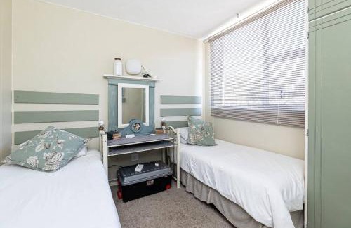 Amanzimtoti Apartment | Dromedaris 301 Beach Apartment