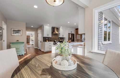 Cummaquid House | Dromo Landing: 133-Ba Picture Perfect Pool Property in a Quiet Cummaquid Neighborhood