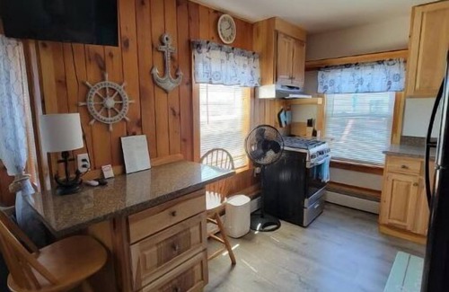 Hampton Apartment | Drop anchor in our studio only steps to the beach