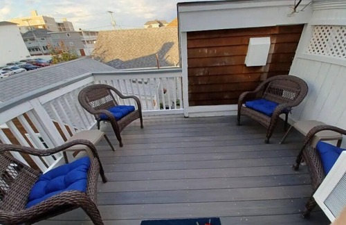 Hampton Apartment | Drop anchor in our studio only steps to the beach