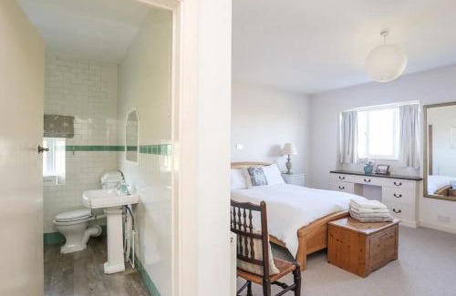 Trearddur Bay House | Druidsmoor - Sea Views-sleeps 8-Ravenspoint road