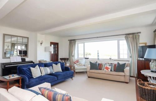 Trearddur Bay House | Druidsmoor - Sea Views-sleeps 8-Ravenspoint road