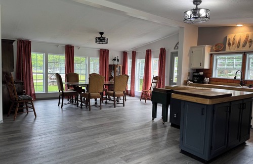 Drummond House | Drummond Island Hotel & Vacation Homes - Channel Road Charmer