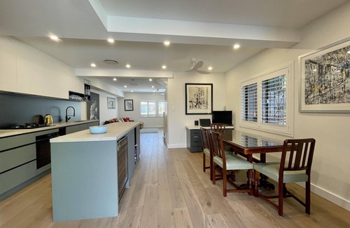 Drummoyne House | Drummoyne-DRUM8 Day Street - Spacious 3BR Townhouse with Courtyard Opposite Brett Park Near Bay Run