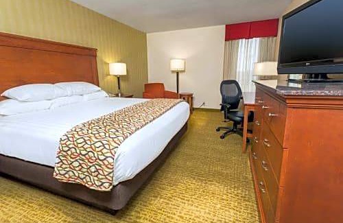 Marion Hotel | Drury Inn Marion