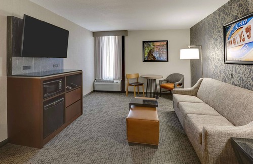 Paducah Hotel | Drury Inn Paducah