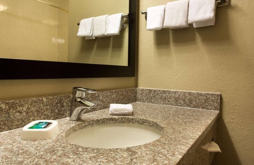 Sharonville Hotel | Drury Inn & Suites Cincinnati Sharonville