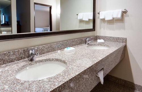 Larkwood Hotel | Drury Inn & Suites Nashville Airport